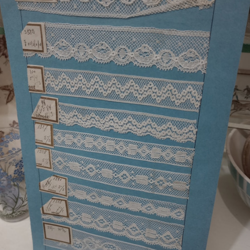 アンティークレースサンプル見本帳 1ページ 両面17種 レース