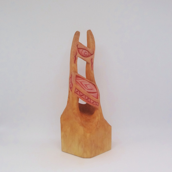 木彫刻 アート『 魔法の椅子 』 芸術 アート ハンドメイド 松 手彫り 彫刻 8枚目の画像