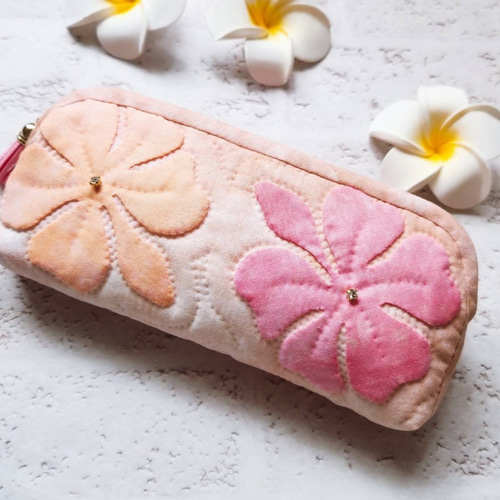 きらきら♪ハワイアンキルト＊ハイビスカスのポーチ/ペンケース