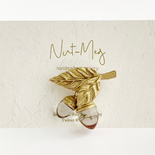 どんぐりのブローチ クリア ブローチ 空想雑貨店：nut-meg 通販