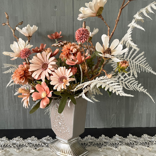 アンティークテイスト 落ち着いた色合いの可愛らしいフラワー