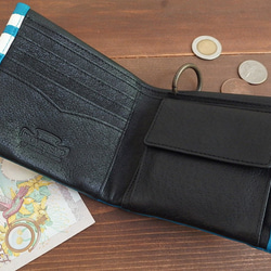 柔らかレザーの2折れ財布☆ブルー☆ストライプが魅力☆ベーシック☆カラフル♪　使いやすい大きな小銭入れです。 3枚目の画像