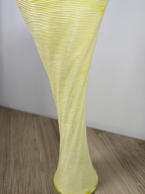 スパイラル　陶器の花瓶（黄色）　３D　1点限定 5枚目の画像