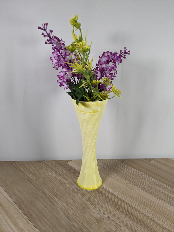 スパイラル　陶器の花瓶（黄色）　３D　1点限定 1枚目の画像