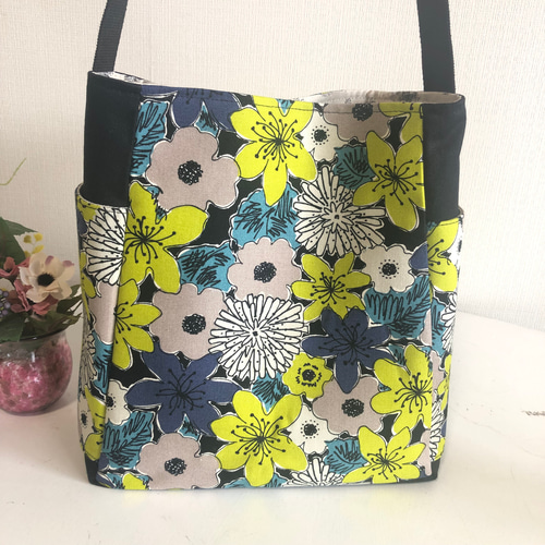 ワンショルダーバッグ 黒系花柄 ショルダーバッグ tumugi 通販  