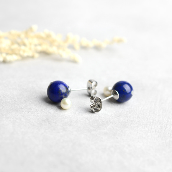淡水珍珠和青金石耳環，手術不鏽鋼耳環，銀色，生日禮物，海軍藍 第4張的照片