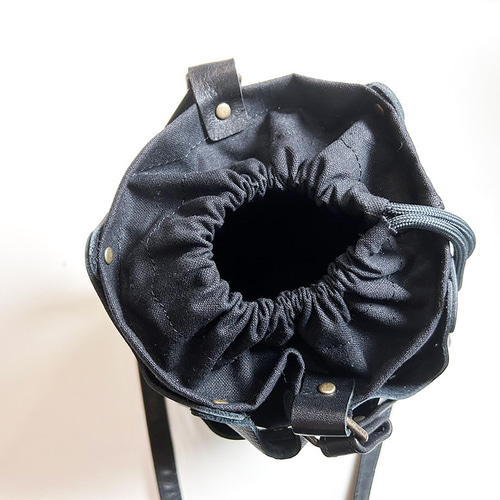 韓国デザイン 本革レザー かごバッグ 巾着 ショルダーバケツBAG ショルダーバッグ レディース かごバッグ ショルダー バッグ