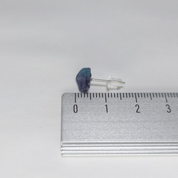 単品 フローライト (濃青・濃紫) ピアス サージカル仕様 キャッチはシリコン [24] FL_24 6枚目の画像