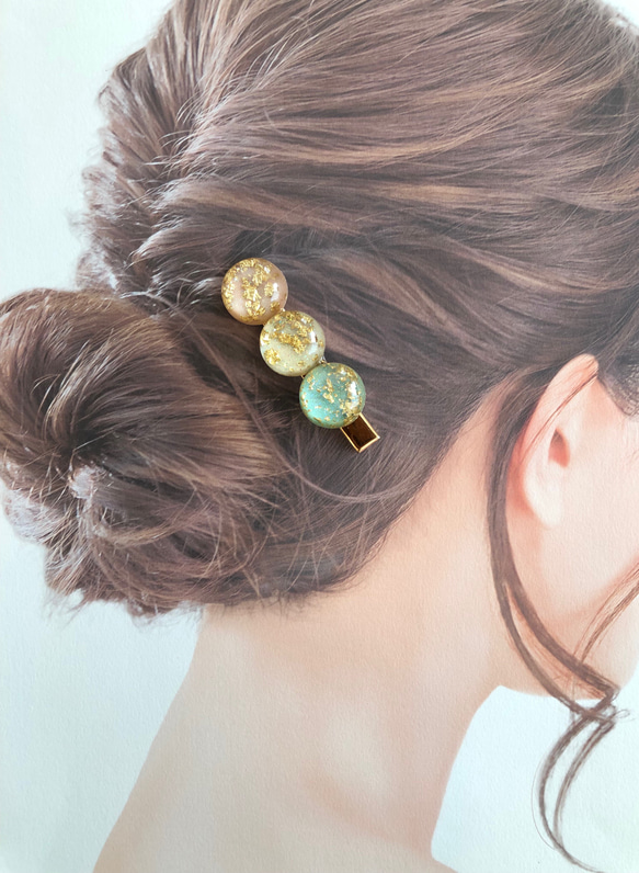 【金箔入り 三色団子】髪留め ヘアクリップ  フェイクフード ミニチュアフード スイーツデコ 3枚目の画像