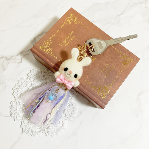 キーホルダー  タッセル  キラキラ  鈴付き⭐️⭐️ハンドメイド ✧⁺∗流れ星になったくまちゃん∗⁺✧ゆめかわタッセル 羊毛