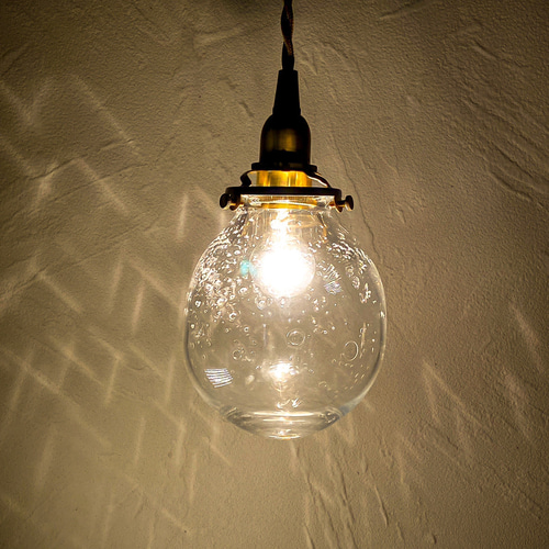 真鍮＆ガラス素材の幻想的な1灯ペンダントライト