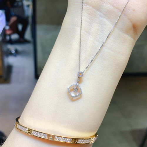 天然ダイヤモンドペンダント0.18ct k18 ネックレス・ペンダント パール  