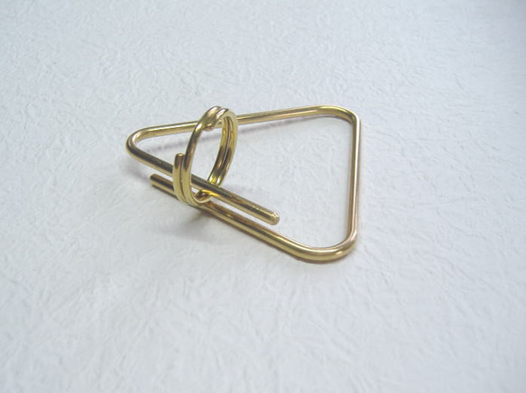 真鍮三角形キーリング　バッグチャーム　キーホルダー　ミニマリスト　トライアングル　ブラス　ゴールドカラー　シンプル　 6枚目の画像