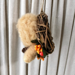 羊毛フェルト　アプリコットトイプードルの小さな秋リース 4枚目の画像