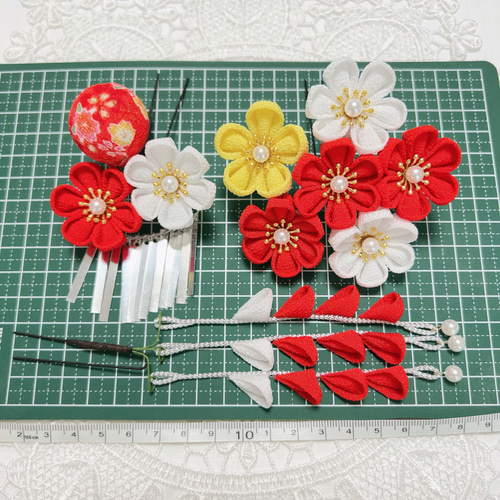 つまみ細工 髪飾り(赤 白)銀ビラ付き 七五三 3才 7才 753 卒業式