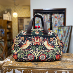 802 ✿ いちご ✿　花柄デニムリメイクバック　ハンドメイド2点 802 ✿ いちご ✿様専用 花柄デニムリメイクバック ハンドメイド2点