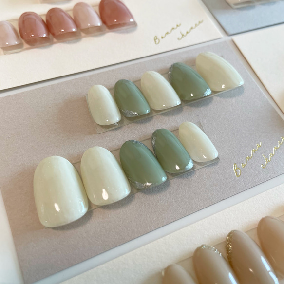 オーダーネイル⭐️くすみグリーン&クリームホワイト ネイルチップ