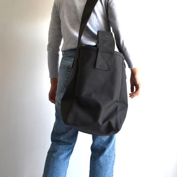 PLUS SHOULDER TOTE BAG（チャコール/グレー） 3枚目の画像