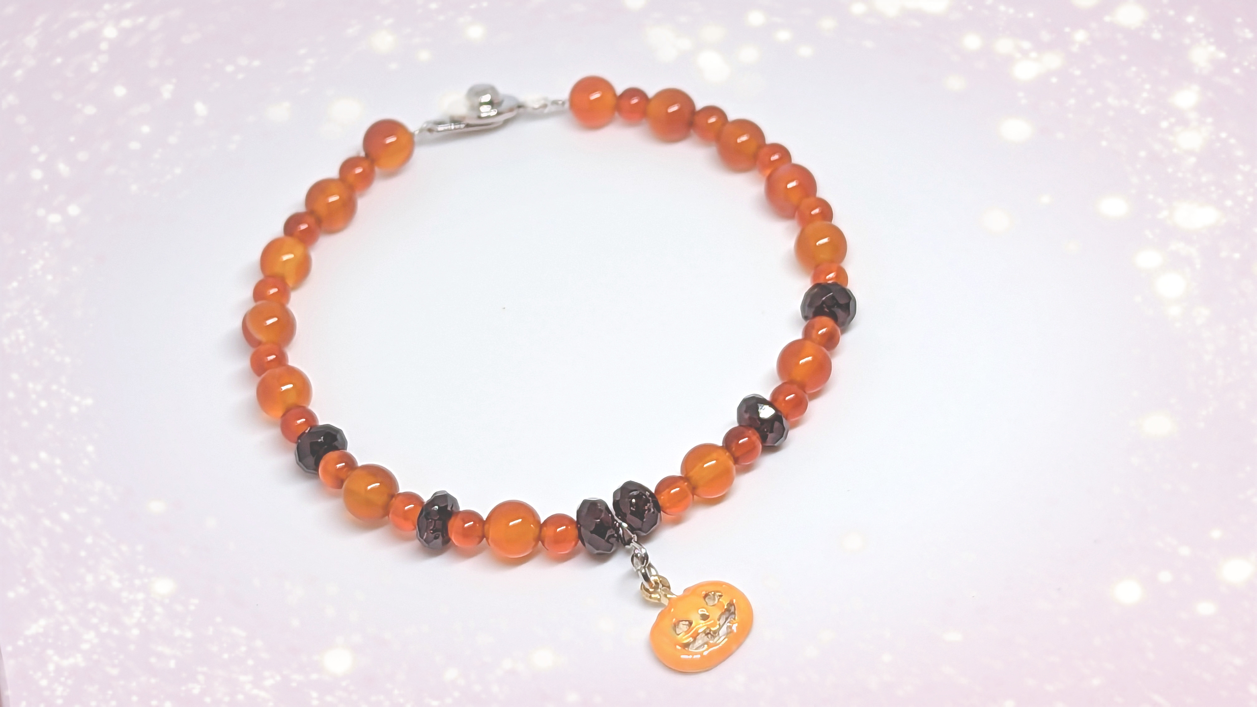 ハロウィンw⁠(⁠°⁠ｏ⁠°⁠)⁠wジャックオーランタンゆらゆらブレスレット