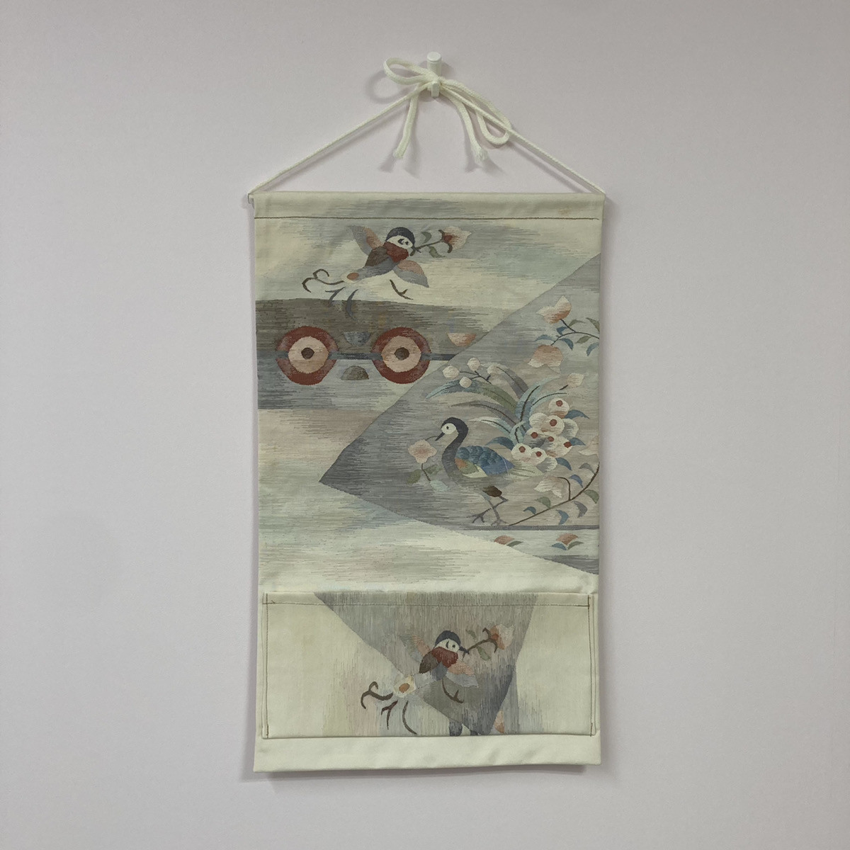 【着物生地】タペストリー　ラック　壁掛け（鳥）