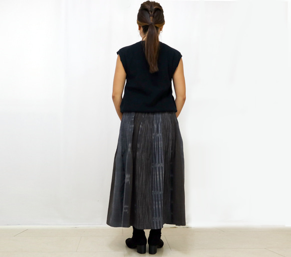 新作☆手織り綿絣ピンタックロングスカート、グレーブラウン、オールシーズン 6枚目の画像