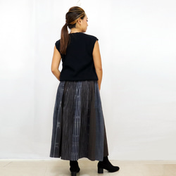 新作☆手織り綿絣ピンタックロングスカート、グレーブラウン、オールシーズン 5枚目の画像