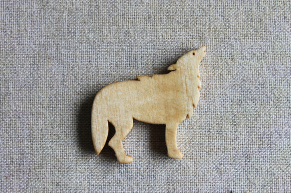 オオカミ木製アクセサリー（セミオーダー） 6枚目の画像
