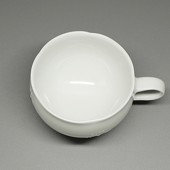 砥部焼 「フワリトはじまる 丸いカップ」手作り 窯元  tsuneoka ceramics tsuneoka-102 3枚目の画像