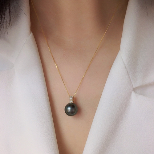 高級】黒蝶真珠 ダイヤモンド付きペンダントk18 ネックレス  