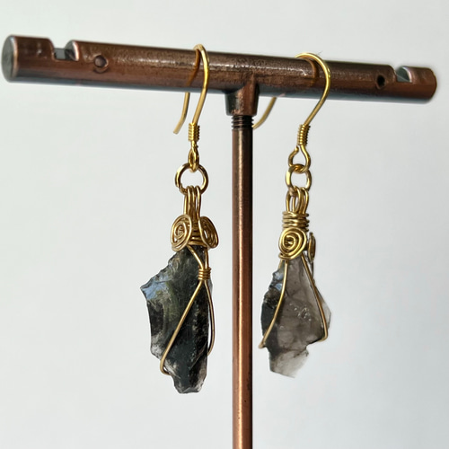 長野県塩尻市産 黒曜石（オブシディアン）ピアスA ピアス