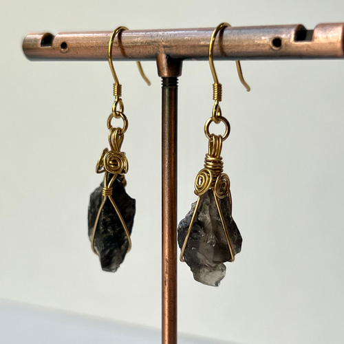 長野県塩尻市産 黒曜石（オブシディアン）ピアスA ピアス