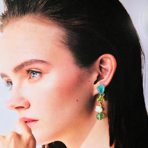 ガラスと天然石 サージカルステンレスポストピアス №3