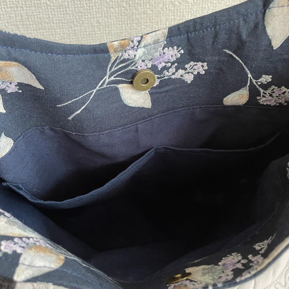 《受注製作》紺にパープルの花柄丸いラインのトートバッグ 4枚目の画像
