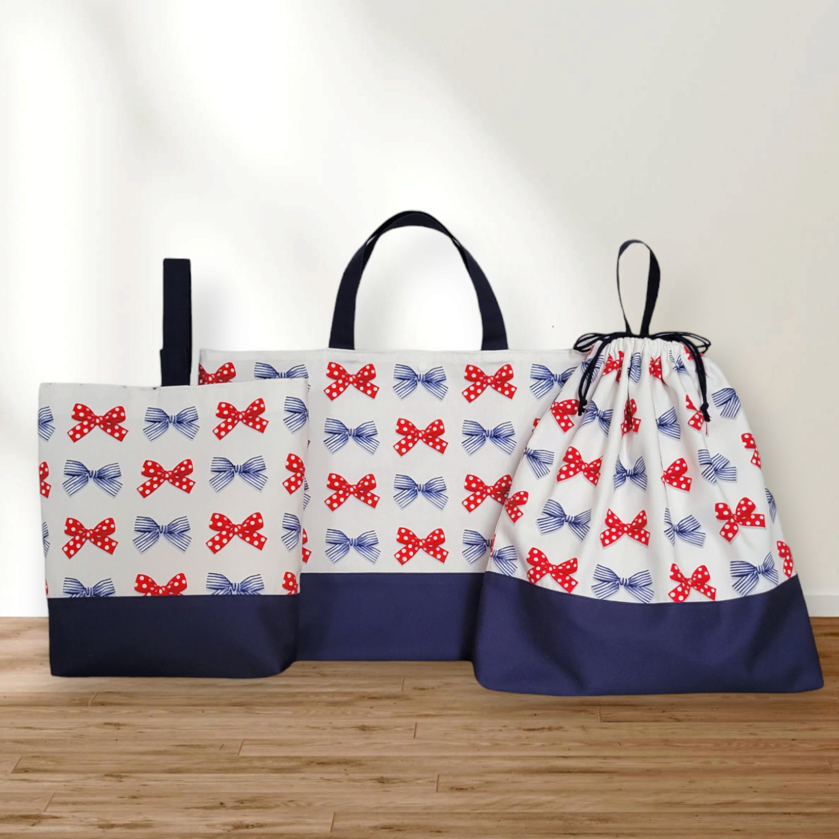 【 即納 】【おすすめ★】おしゃれすぎるリボン柄☆入園入学3点セット〈レッスンバッグ〉〈 女の子〉