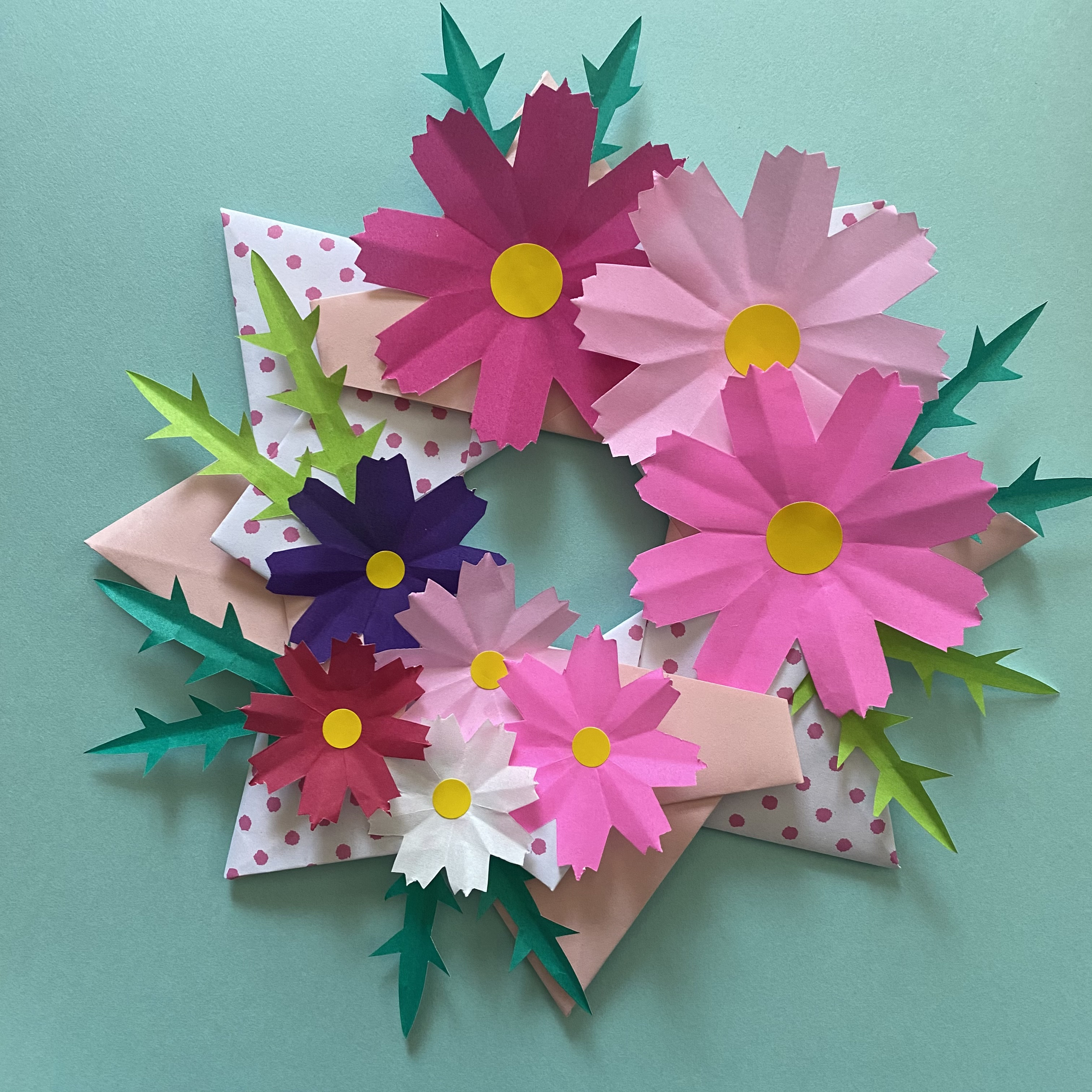 折り紙リース 秋 ピンク色系 秋桜 コスモス 大小お花 花束 壁面飾り  