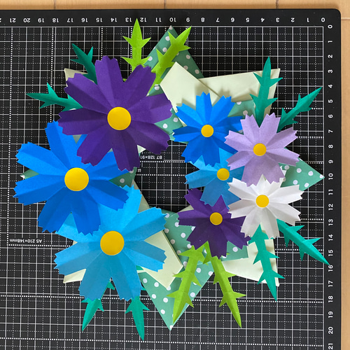 折り紙リース 秋 ブルー系 秋桜 コスモス 大小お花 花束 壁面飾り 施設