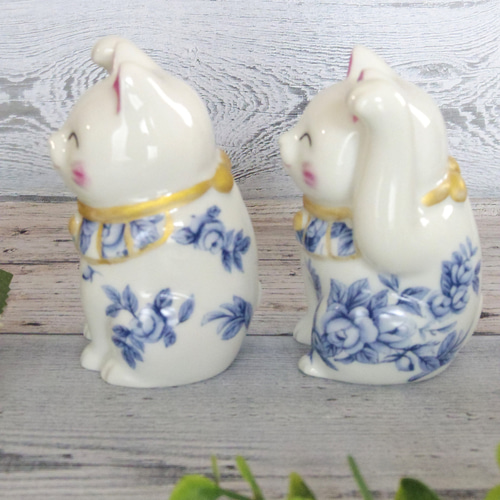 ブルーフラワー柄の招き猫（ペア） 磁器 ポーセラーツ 招き猫 fee des