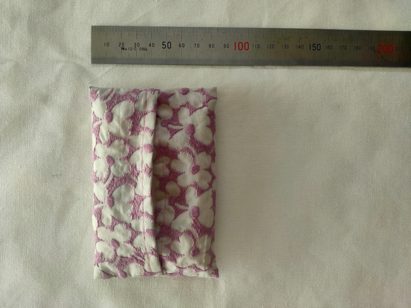 【能登半島地震災害支援】ピンクの刺繍生地の　ティッシュケース 2枚目の画像