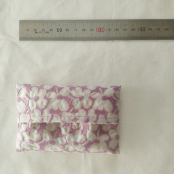 【能登半島地震災害支援】ピンクの刺繍生地の　ティッシュケース 1枚目の画像