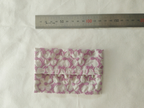 【能登半島地震災害支援】ピンクの刺繍生地の　ティッシュケース 3枚目の画像