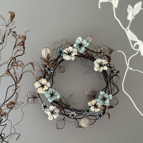 一点物】雲龍柳のリース 白とミント色の小花 ワイヤーリース 直径約