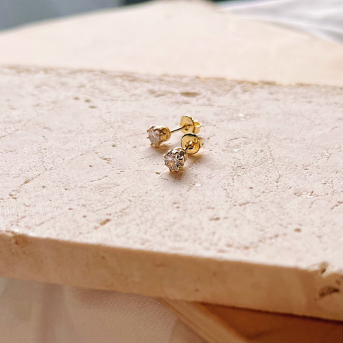 つけっぱなしOK♪】 gold ジルコニア 一粒ピアス(イヤリング