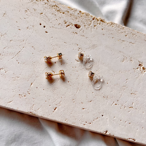 一粒ピアス　イヤリング つけっぱなしOK♪】 gold ジルコニア 一粒ピアス(イヤリング