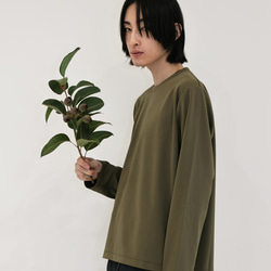 新発売!KHAKI【クルーネック長袖プルオーバー】トリアセテート  ソアロン™ 3枚目の画像