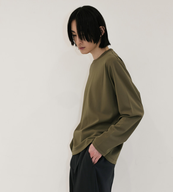 新発売!KHAKI【クルーネック長袖プルオーバー】トリアセテート  ソアロン™ 4枚目の画像