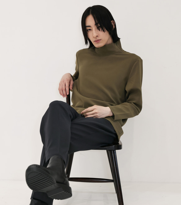 新発売!KHAKI【ハイネック長袖プルオーバー】トリアセテート  ソアロン™ 12枚目の画像