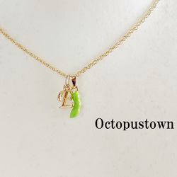 枝豆と選べるイニシャルチャームのネックレス（ゴールドカラー