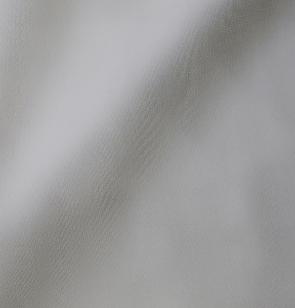 新発売!WHITE【ハイネック長袖プルオーバー】トリアセテート  ソアロン™ 9枚目の画像
