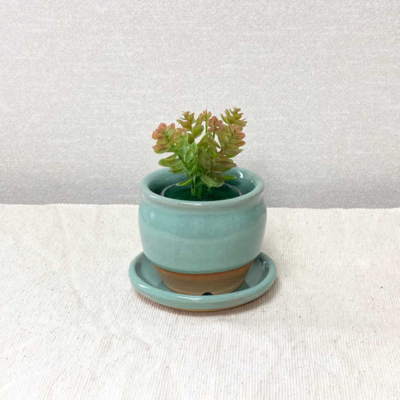 小ぶりな植木鉢　〜レトロな翠色・受け皿付き〜 2枚目の画像