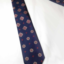 クレストがモチーフのレトロゴージャスなネクタイ Crest necktie 4枚目の画像